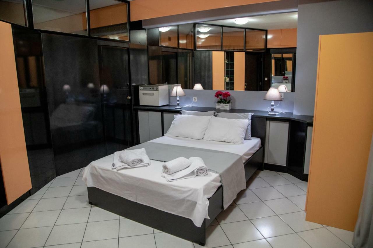 Christine'S Downtown Suites Kavala Exteriör bild